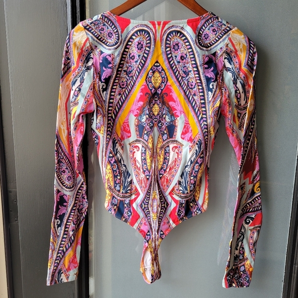 Free People Pick A Place Pink Vibrant Tribal Print V Neck Bodysuit NWT SP - Picture 2 of 10